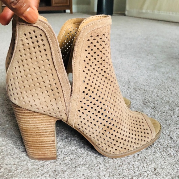 Tan Lucky Brand Heels - Picture 5 of 10